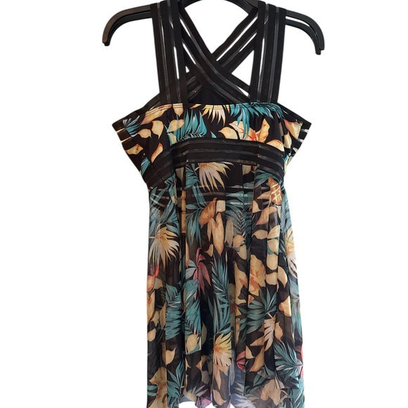 Tropical Print swimsuit and Shorts Set size large. NWOT - Picture 3 of 7